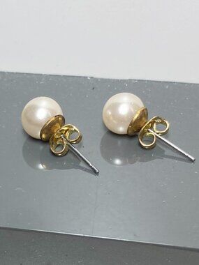 Vintage Pearl Stud Earrings Gold-Tone Fashion Jewelry